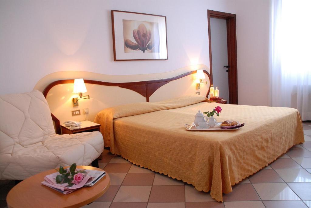פורמיג'ינה Hotel La Fenice חדר תמונה